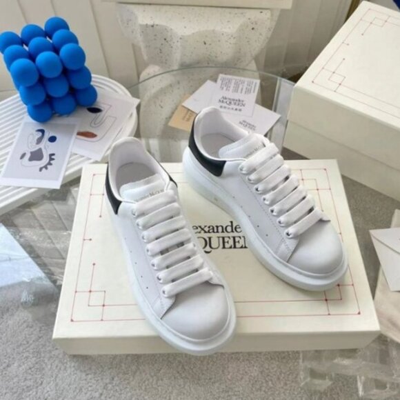 Alexander McQueen White Leather Sporty-Chic Trainers - Picture 6 of 6